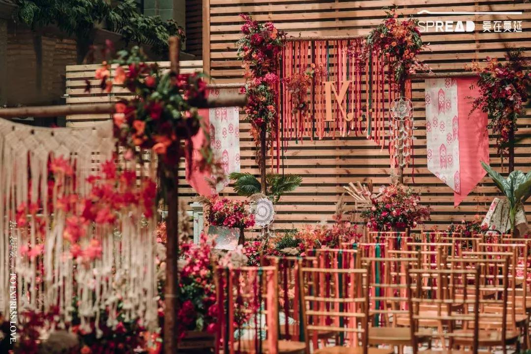 简单而又精致的小型婚礼,如何营造沉浸式婚礼