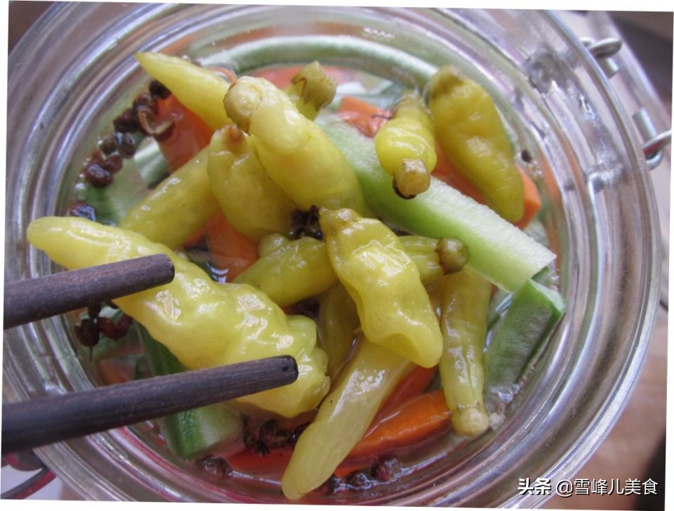 腌制四川酸菜的正确方法,天热腌的酸菜几天能吃