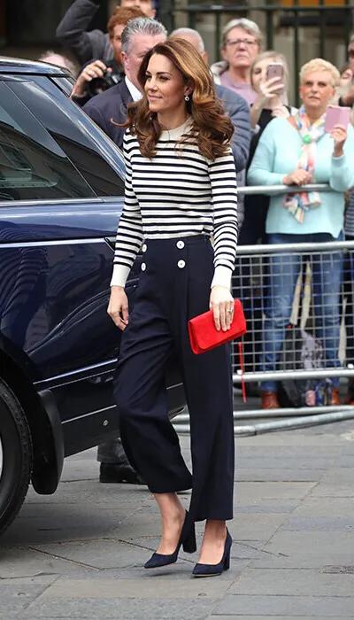 皇家时尚凯特米德尔顿,阿奇哈里森视频