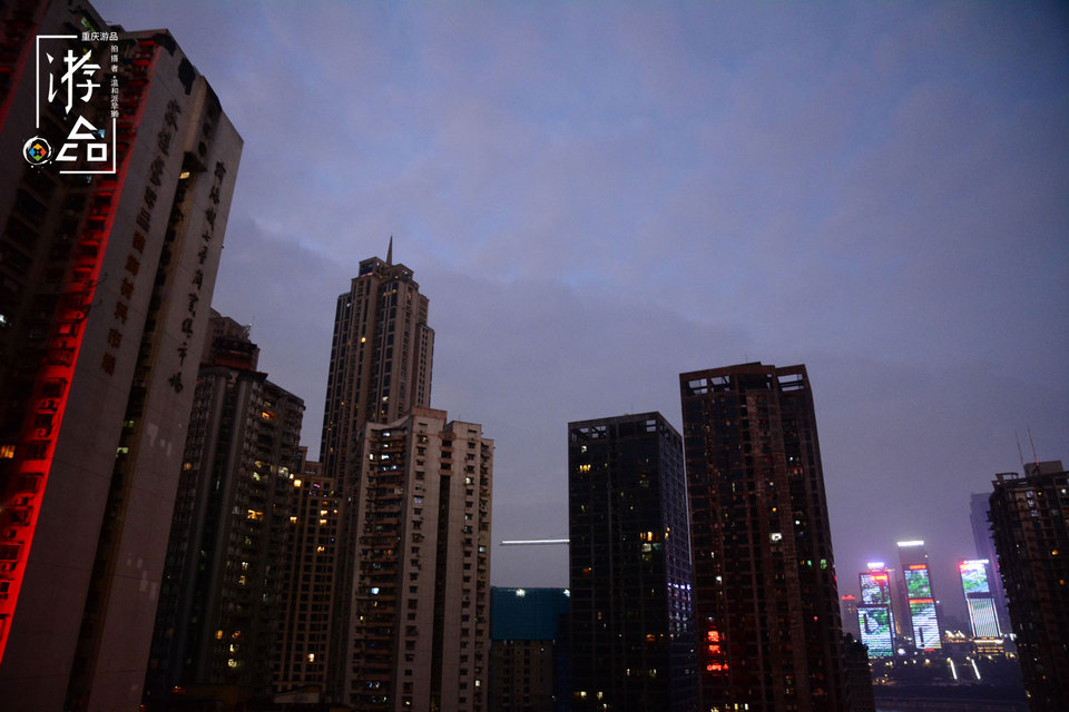 揭开重庆七星岗神秘面纱,打卡重庆最佳夜景观景台