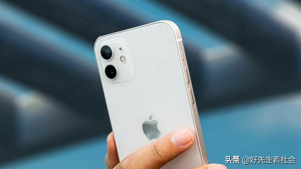 iphone12鎵嬫満璇勬祴2021,iphone12vs灏忕背11