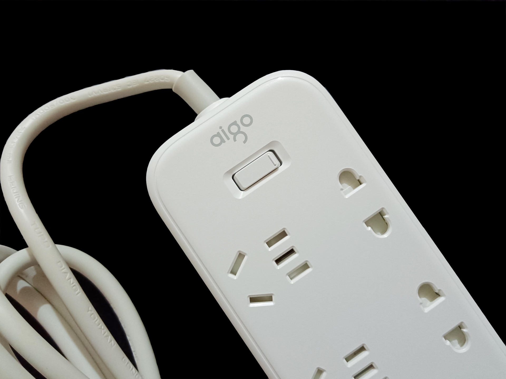 便捷充电新体验aigo电源,aigo6孔插线板感受