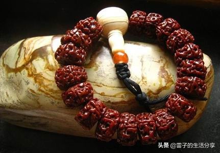 文玩菩提子鉴赏,橄榄核镶嵌菩提怎么样