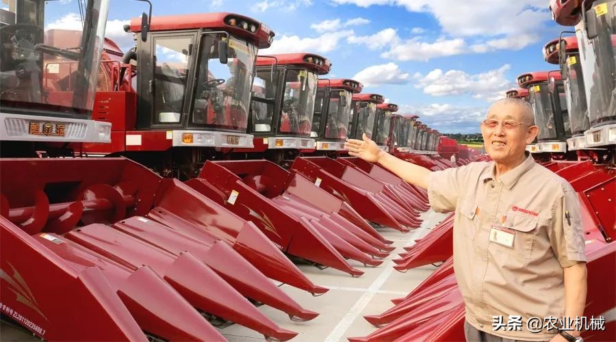 勇猛机械专注玉米收获,勇猛二行玉米收获机多少一台
