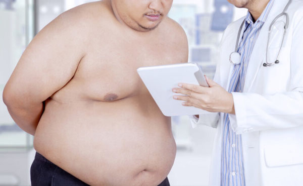 男子脚扭伤查出肾衰竭，为何年轻人易得肾病？这4点可修复肾功能