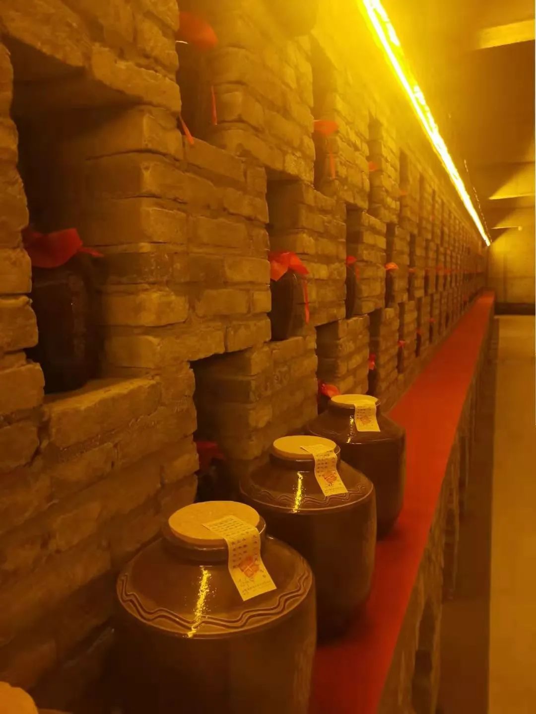 谦之品丨一杯酒，让一切归哏