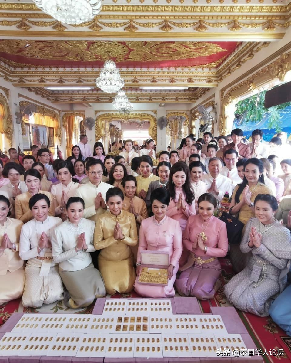 大手笔！泰国名主持敬献100铢黄金为佛寺镀金