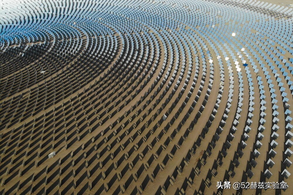 超级镜子发电站建设过程,1200面镜子发电