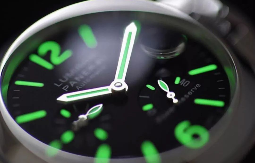 手表不能戴着洗澡,手表不能戴着洗澡解析