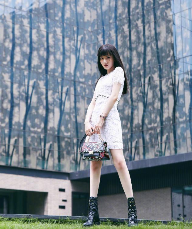 适合小圆脸女生的发型学生党,适合小圆脸发际线高的女生的发型