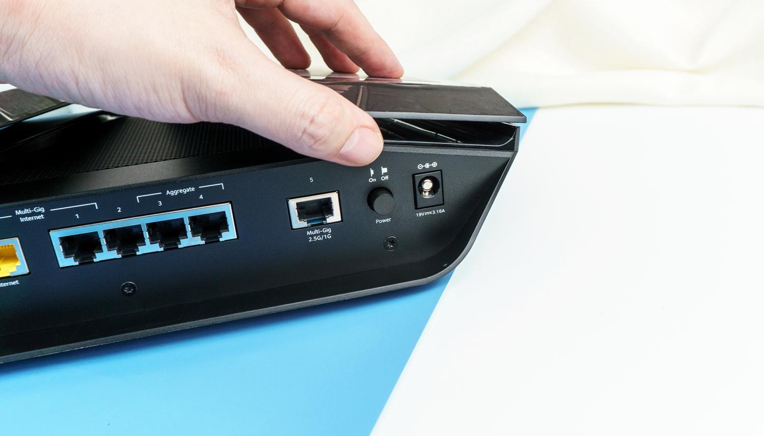 网件rax夜鹰系列,夜鹰rax200网件怎么样