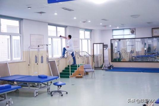 报考中医康复理疗师的条件,怎样成为一个康复师