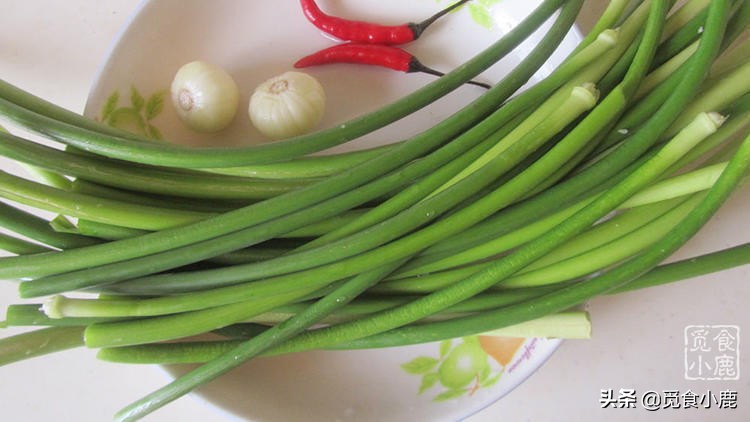 蒜苔怎样炒最好吃又好看,蒜苔怎么炒才嫩又脆