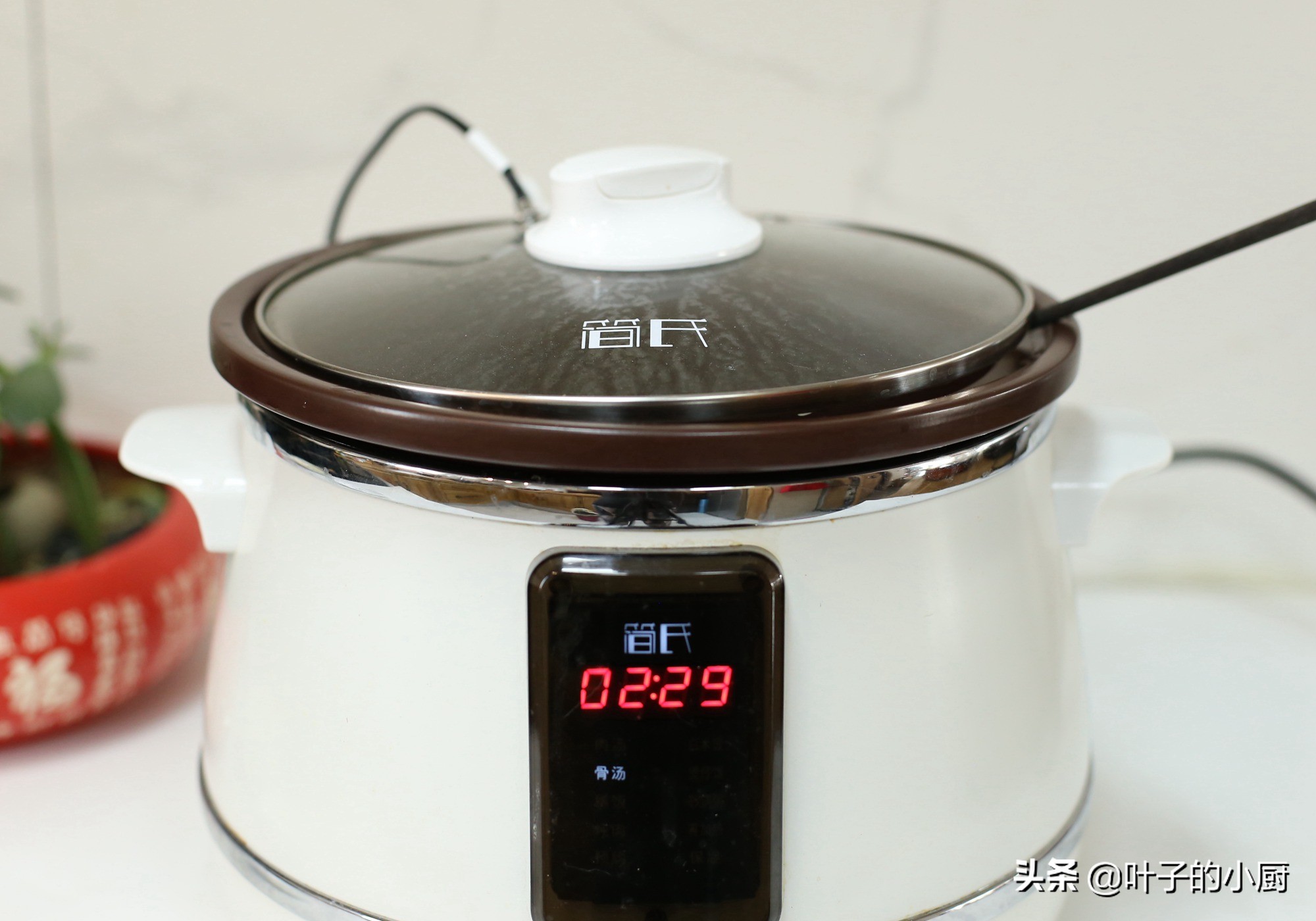 高压锅炖银耳汤要多久才有胶质,红枣枸杞桂圆银耳汤怎样煮出胶质