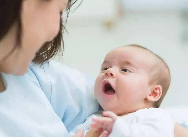 新生儿怕冷还是怕热,新生儿怕热还是怕冷室温多少正常