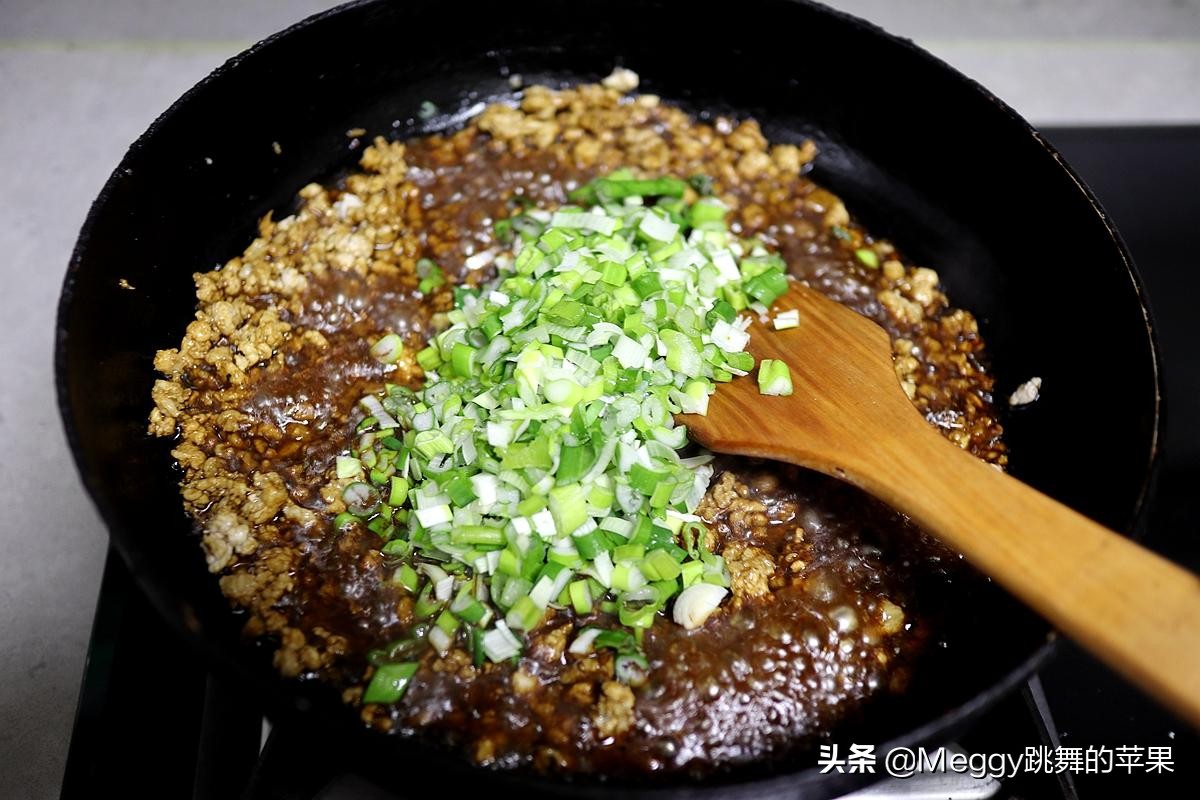 自己磨米粉做青团,做青团一斤半糯米粉加半斤粘米粉