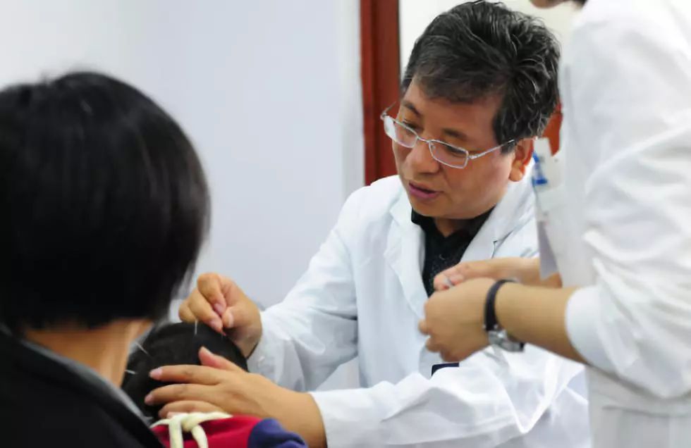 脂溢性脱发治愈脱发实例,脂溢性脱发治疗初期脱发更严重