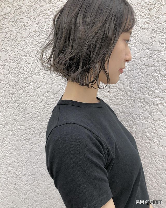 新流行短发16款,怎么剪都不土,时尚女士都在剪