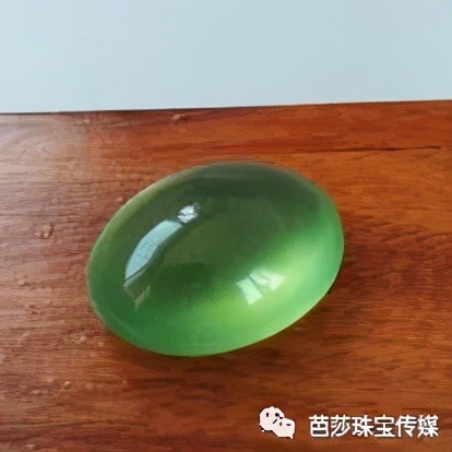 夏季做氛围感美人,清新好入手的葡萄石应该拥有姓名