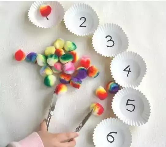 手部精细动作小游戏视频,跟宝宝玩什么游戏能促进大脑发育