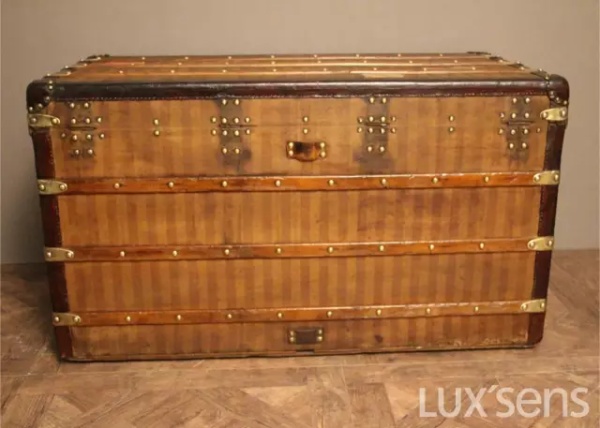 lv品牌故事简短介绍,lv时尚帝国故事