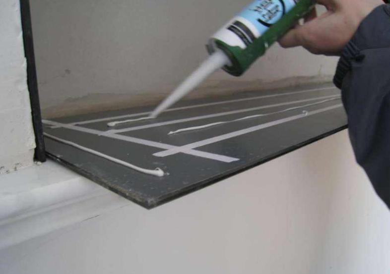 房子装修后玻璃胶味大怎么消除,装修残留的玻璃胶