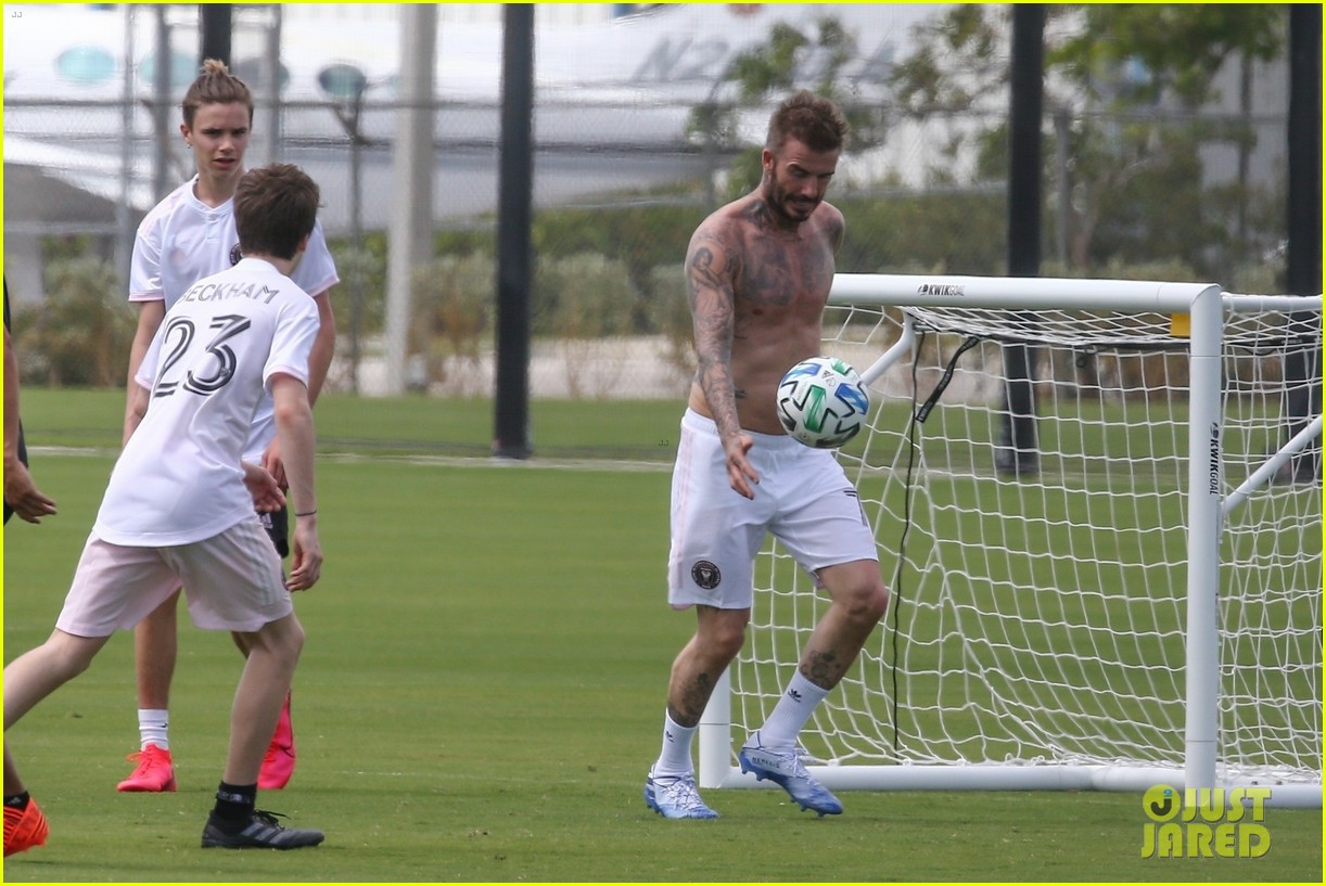 贝克汉姆大秀身材,贝克汉姆抗击疫情视频