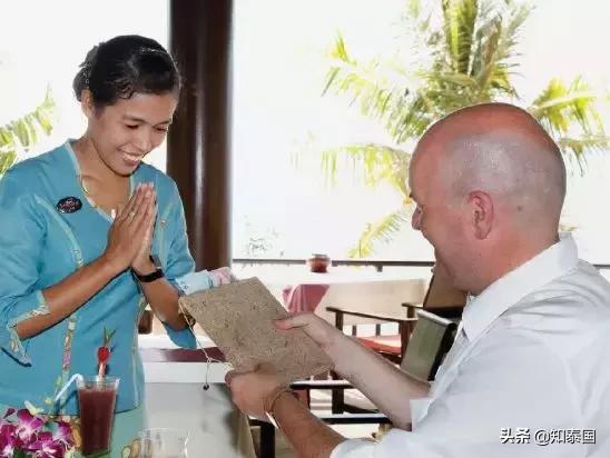 中国人到泰国玩一趟，花多少钱算穷游，多少钱算壕油？