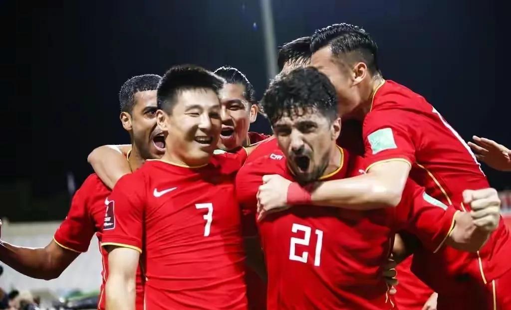 国足为什么踢不赢巴西,国足为啥踢不好