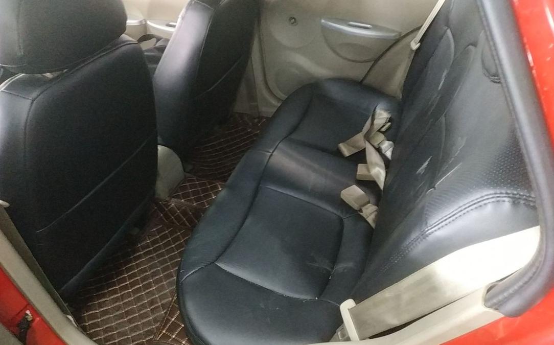 刚拿到驾照买车练手，1200元爱车到手，各位看下这价格买对了吗？