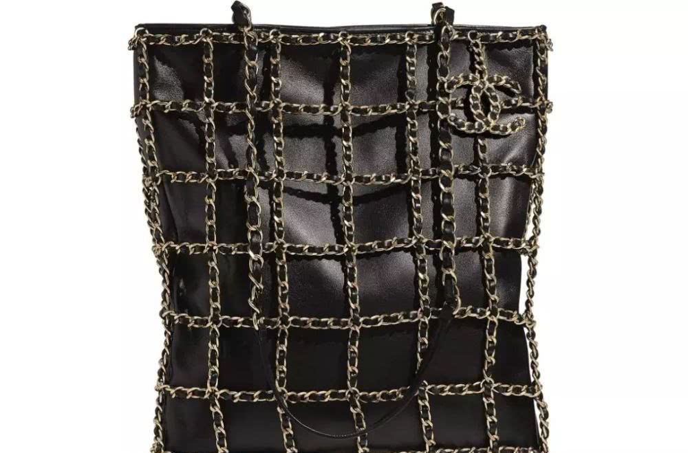 追了《爱的迫降》这么久，我终于看到一只想买的包了