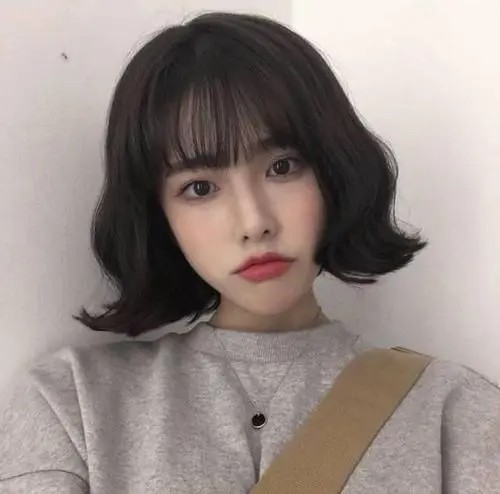 怎么才能找到长脸适合自己的发型,长脸什么发型好看又简单又有气质