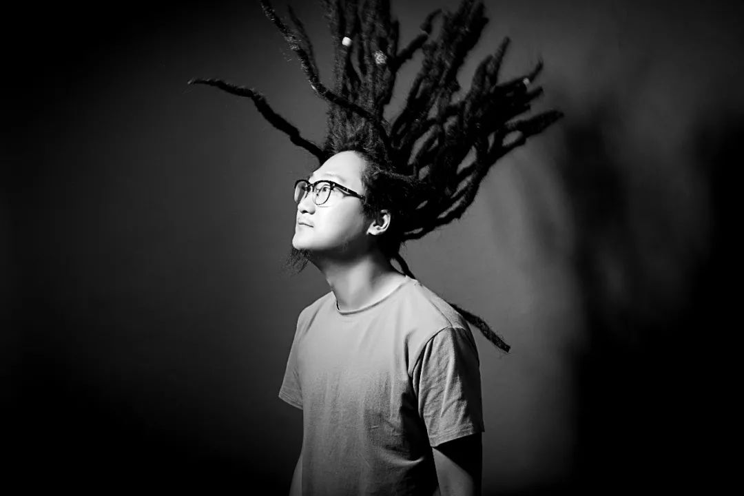 蜗居7平米出租房,35岁失业的二胎爸爸到底能有多拼?