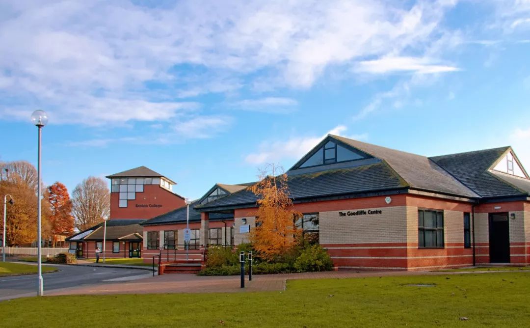 一年专升本民办要花多少钱,一年专升硕英国