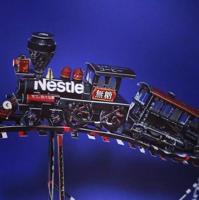 小哥用废纸盒惊艳27万人,跟他一比,我简直是手残