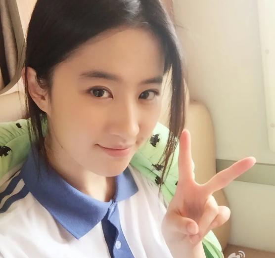 olay首位亚太区品牌代言人,olay和张曼玉合作的广告片