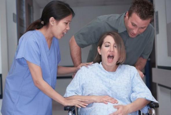 孕妈上厕所不方便,且容易造成胎儿缺氧,须牢记3个不要