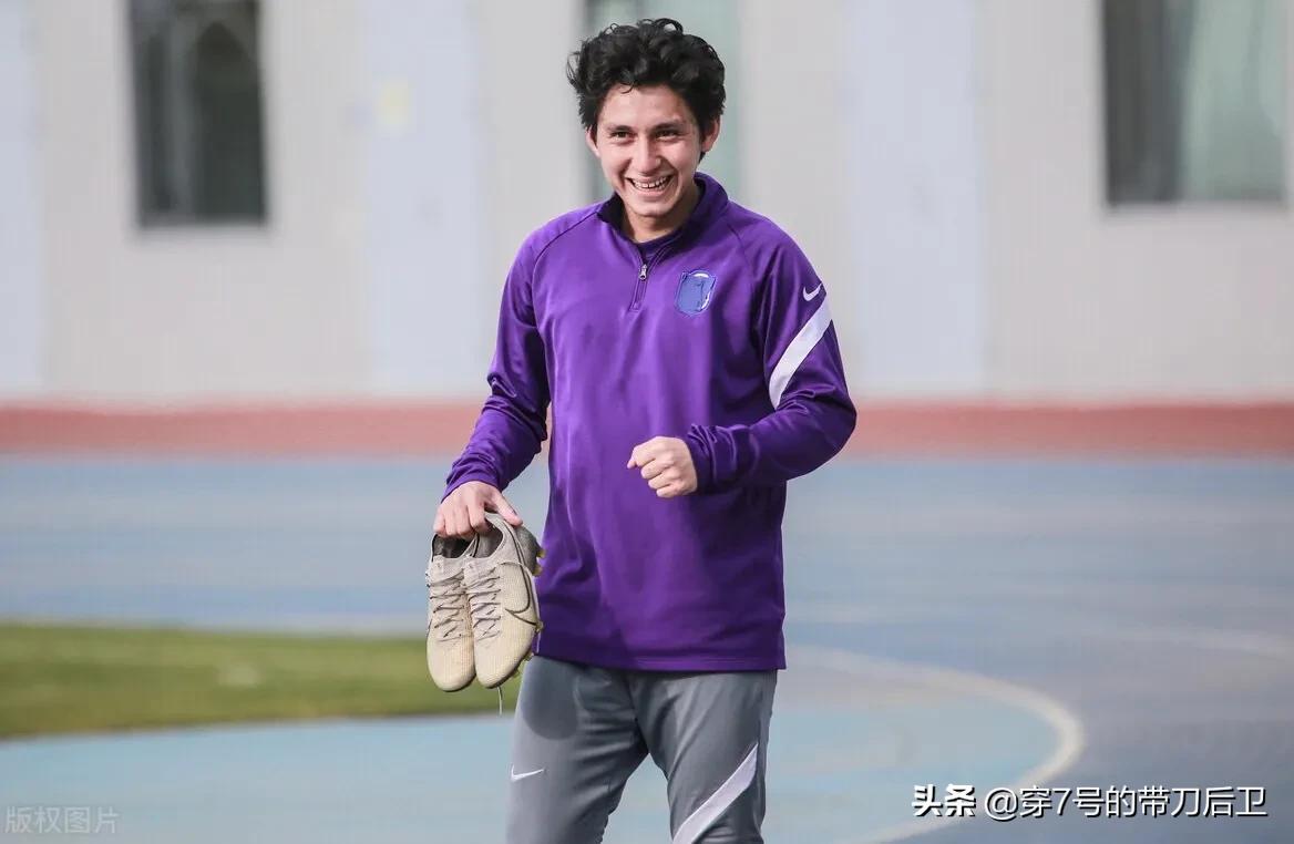 国足有哪些归化球员还没来,国足最强归化球员仍未获得资格