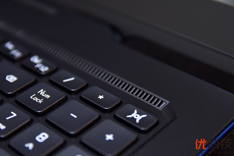 荣耀猎人v700风谷式散热,荣耀猎人游戏本v700i5款测评