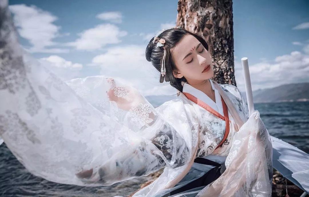 一件真正的汉服需要多少钱,真正的汉服市场