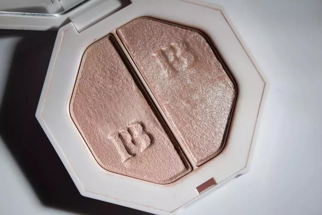 学会Rihanna、钟楚曦、张韶涵的高光技能,比打10针玻尿酸都管用