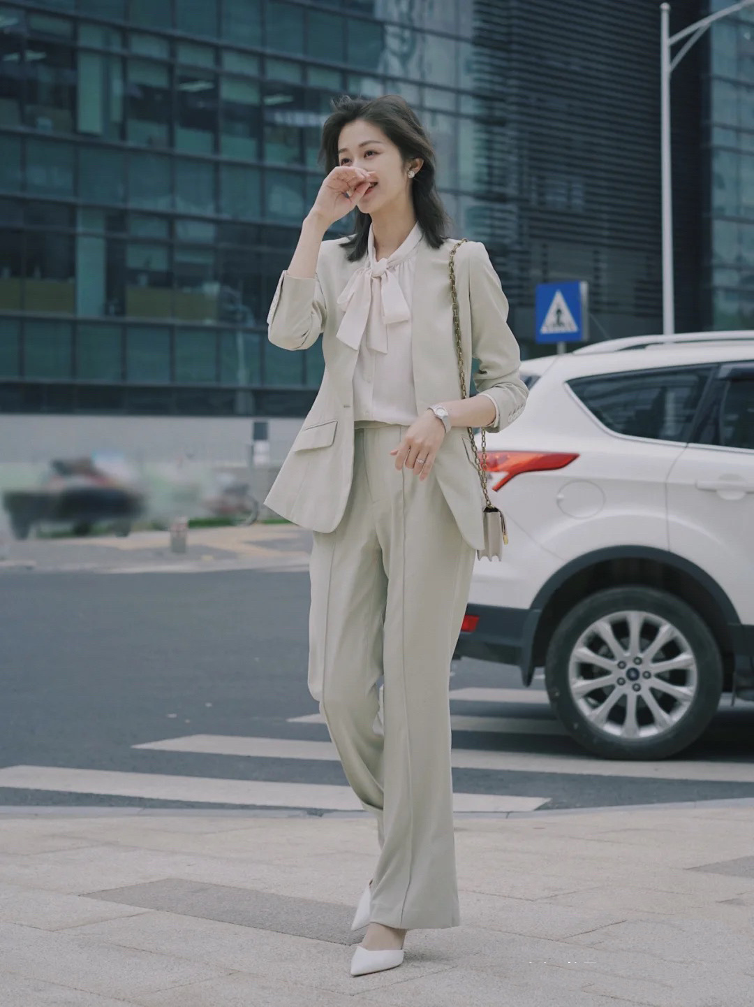 职业装怎么穿搭最好看,职业装穿起来挺有范