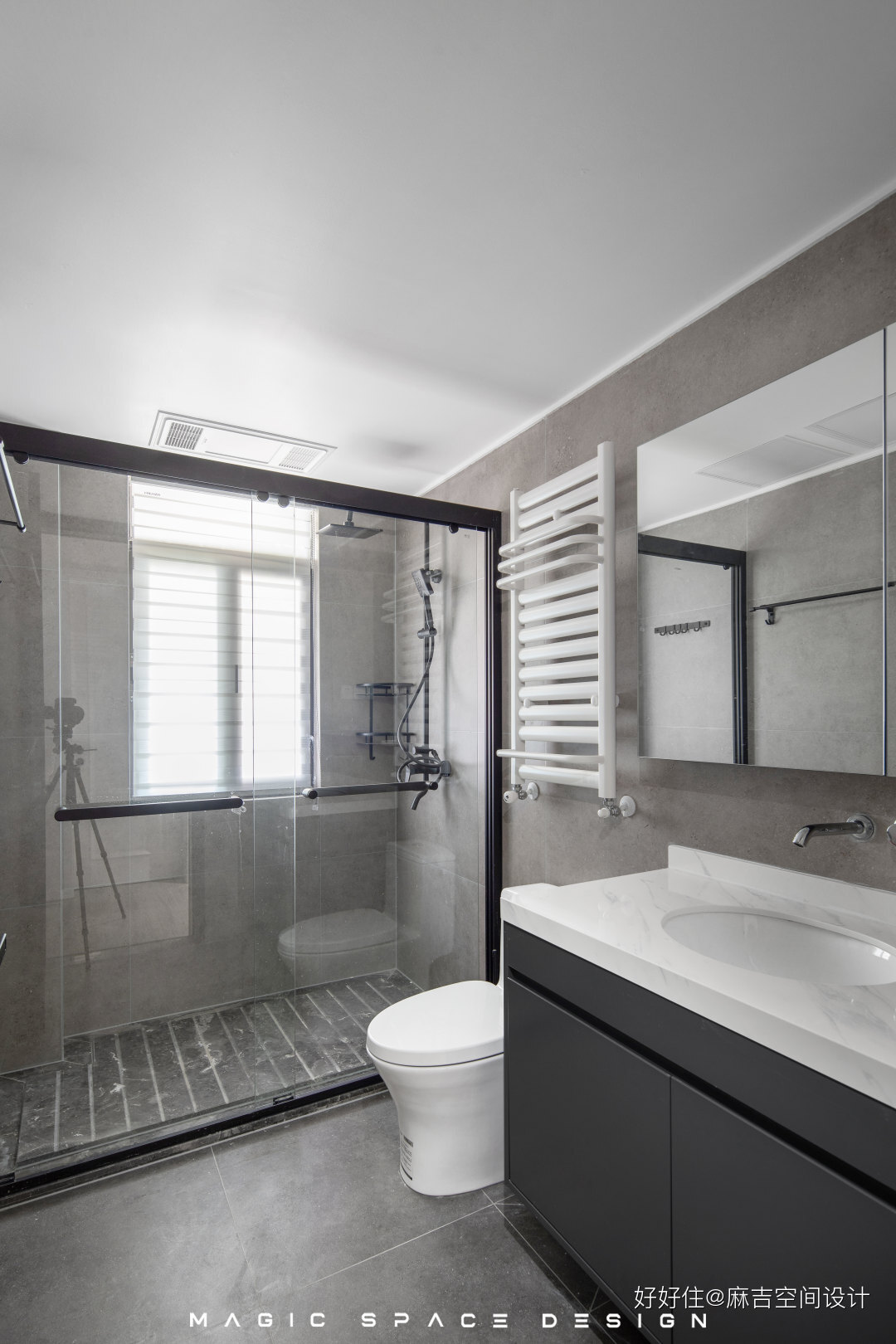 170平客厅阳台现代简约设计,北阳台西厨现代轻奢