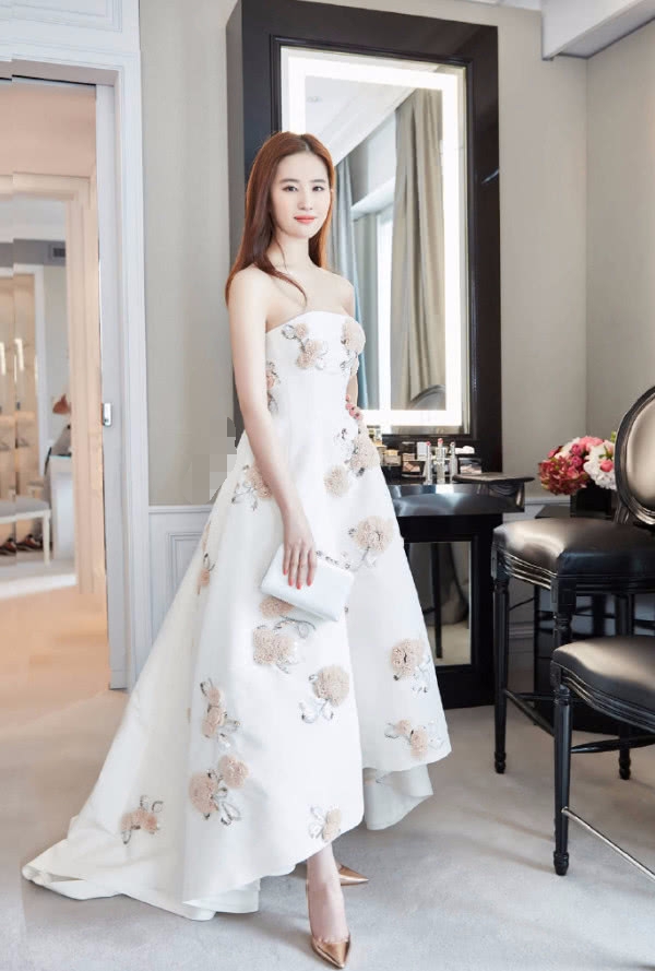 刘亦菲妆容穿搭,刘亦菲木兰妆仿妆