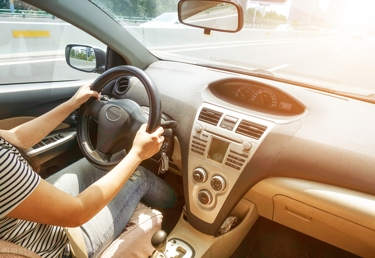 白天跑网约车晚上做代驾收入,开网约车和做代驾哪个多挣钱