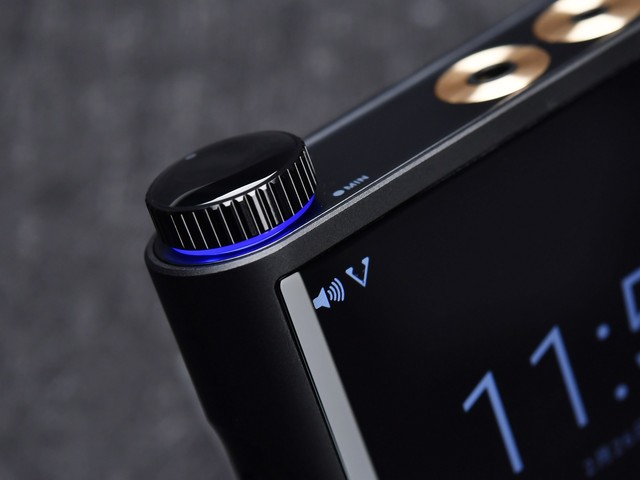 售价8998元的无损音乐*放播**器飞傲M15详细测评