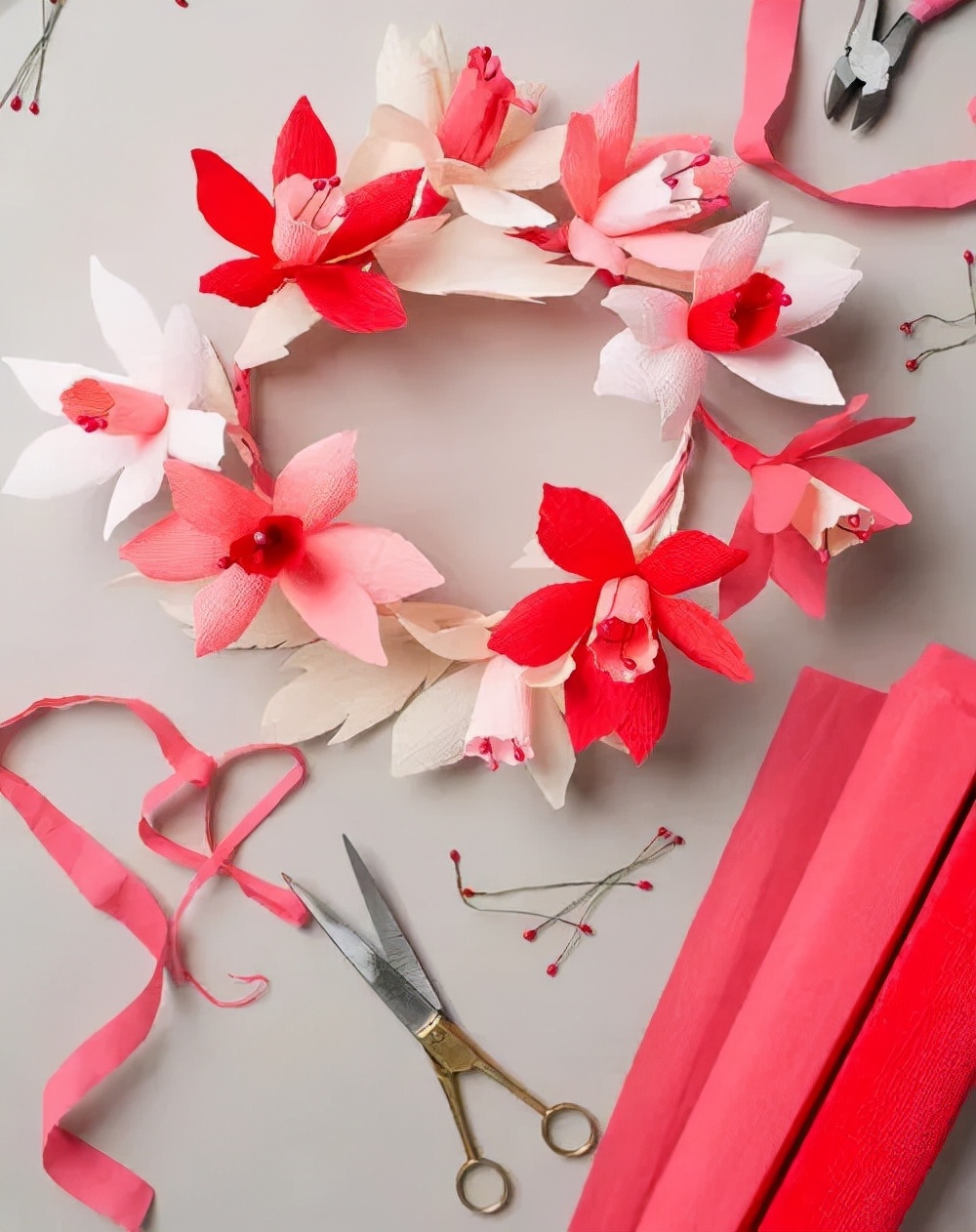 皱纹纸diy手工花朵,手工制作皱纹纸立体花