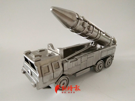 船锚、雷达、飞机都能动!焊接工三年磨一“舰”,为儿子自制独一无二的礼物