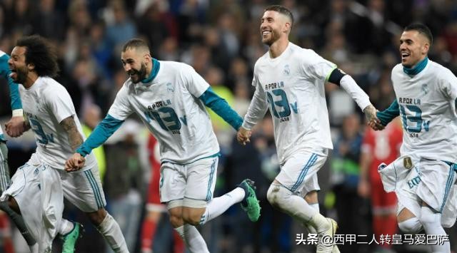 巴萨夺冠t恤,巴萨夺冠为什么要举10号球衣