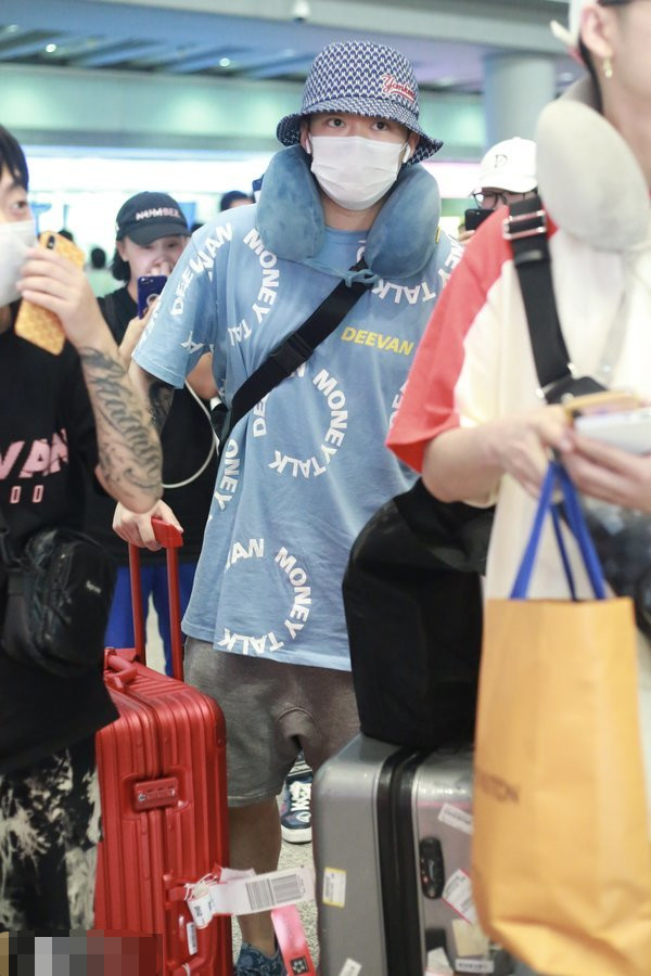 PGone素颜现身全面复出，人气火爆胜当年，经历风雨后变暖男